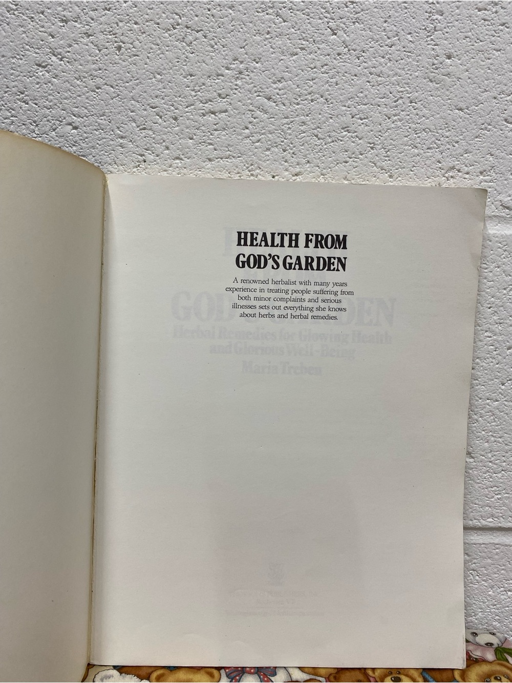 paperback copy of the book Health from God's Garden by Maria Treben - Picture 15 of 15